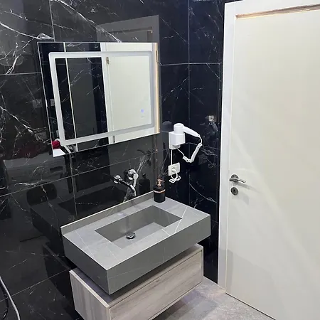 Brryli Nea Apartment